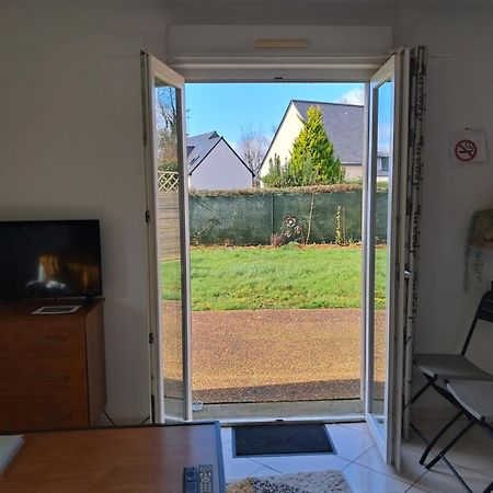 Appartement Au Rdc Avec Jardin Clos, Au Calme. Saint-Aubin-du-Cormier Екстериор снимка